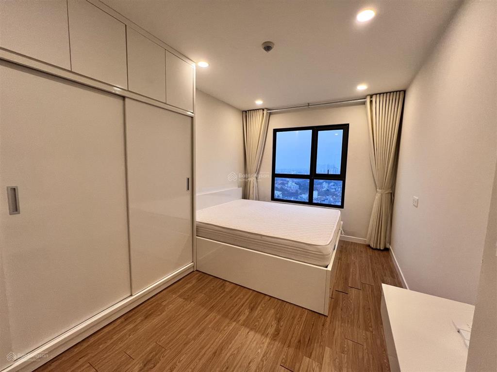E tuấn cần cho thuê căn 2n 15tr tại 6th element, đủ đồ, a/c sẵn ở luôn, xem nhà 24/7 0845 899 ***