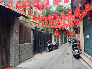 Cực phẩm trung tâm cầu giấy dt 35mx6t,mt3.8m giá 11.8tỷ 5m ra ngõ thông tứ tung ô tô, sát phố