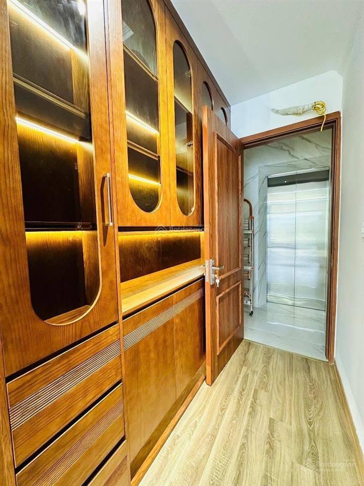 Siêu phẩm phân lô 7 tầng thang máy full nội thất, ô tô 45m, mt4m giá 21.7tỷ trần quốc hoàn cầu giấy