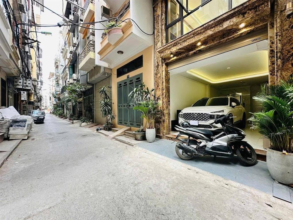 Siêu phẩm phân lô 7 tầng thang máy full nội thất, ô tô 45m, mt4m giá 21.7tỷ trần quốc hoàn cầu giấy