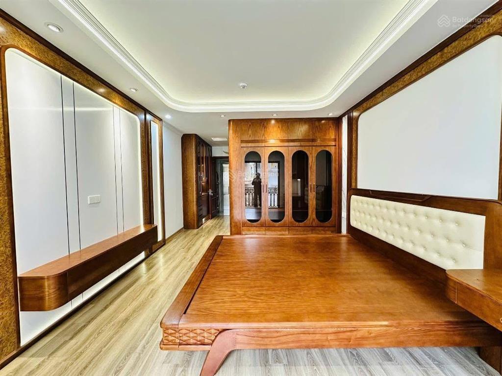 Siêu phẩm phân lô 7 tầng thang máy full nội thất, ô tô 45m, mt4m giá 21.7tỷ trần quốc hoàn cầu giấy