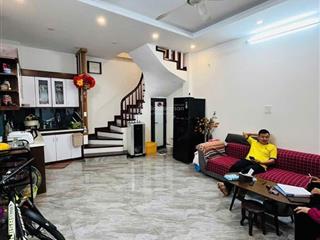 Bán nhà riêng 5 tầng ngõ 132 cầu giấy dt 35m, mt 4,5m giá 10 tỷ nhà mới đầy đủ nội thất sổ đỏ cc.