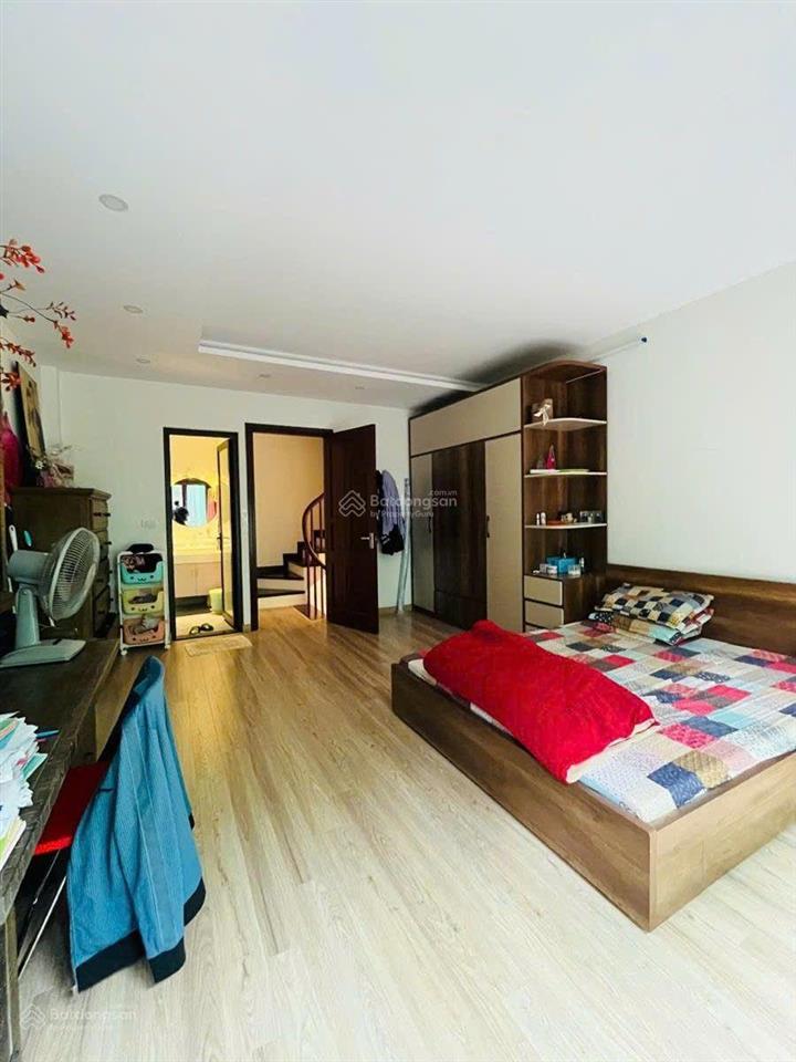 Bán nhà riêng 5 tầng ngõ 132 cầu giấy dt 35m, mt 4,5m giá 10 tỷ nhà mới đầy đủ nội thất sổ đỏ cc.