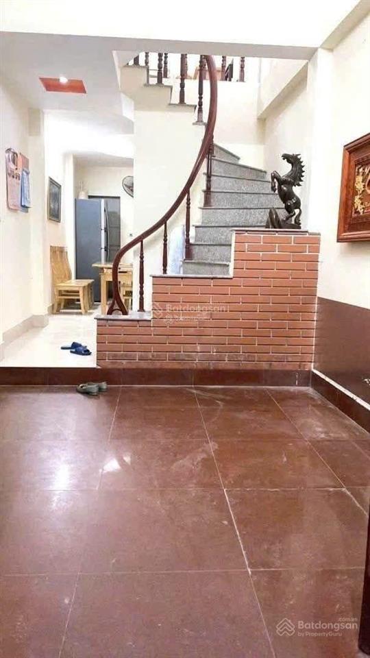 Chính chủ cho thuê nhà nguyên căn đội cấn ba đình 40m2x5t, mt 4m giá12.5tr/th 4 ngủ, 4vs thông ô tô