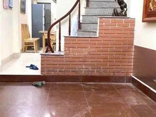 Chính chủ cho thuê nhà nguyên căn đội cấm ba đình 40mx5t, mt 4m giá13tr/tháng 4 ngủ, 4vs thông ô tô