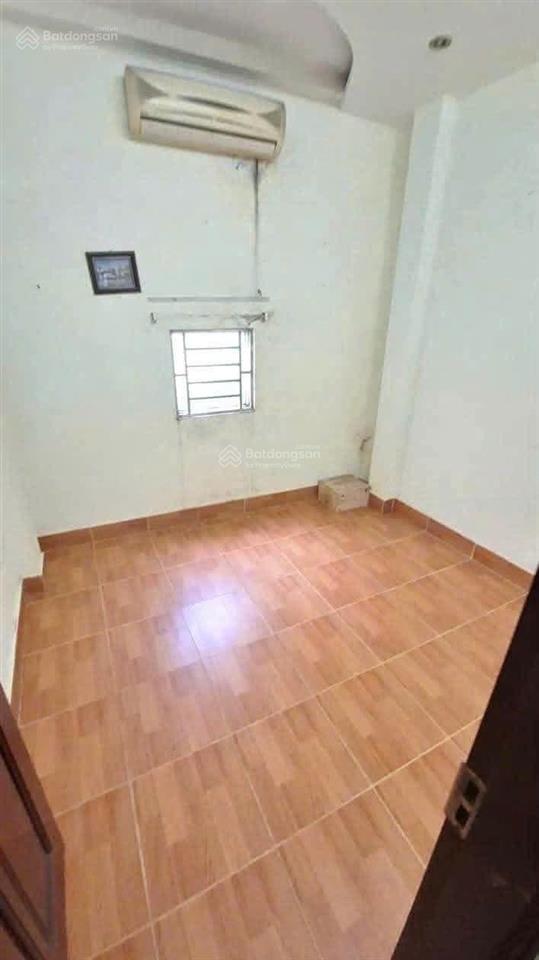 Chính chủ cho thuê nhà nguyên căn đội cấn ba đình 40m2x5t, mt 4m giá12.5tr/th 4 ngủ, 4vs thông ô tô