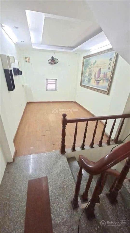 Chính chủ cho thuê nhà nguyên căn đội cấn ba đình 40m2x5t, mt 4m giá12.5tr/th 4 ngủ, 4vs thông ô tô