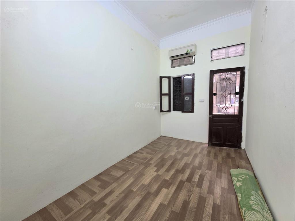 Chính chủ cho thuê nguyên căn trần bình cầu giấy 3 tầng, 3 ngủ, 3vs giá 8.5tr/tháng ô tô kinh doanh