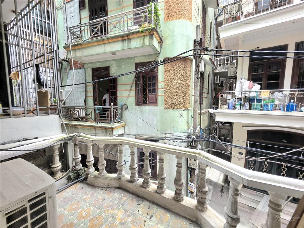 Chính chủ cho thuê nguyên căn trần bình cầu giấy 3 tầng, 3 ngủ, 3vs giá 8.5tr/tháng ô tô kinh doanh