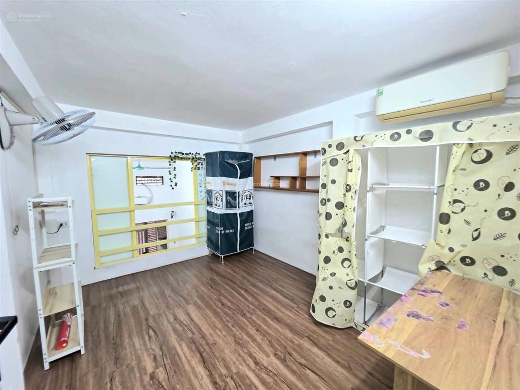 Cho thuê nhà nguyên căn phố đội cấn 40m2x3t, 2pn, 2vs full nội thất 9.5tr/tháng ngõ thông ô tô kd