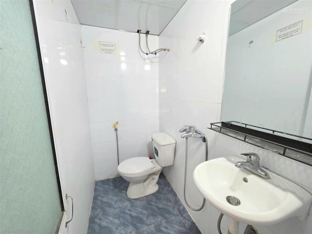 Cho thuê nhà nguyên căn phố đội cấn 40m2x3t, 2pn, 2vs full nội thất 9.5tr/tháng ngõ thông ô tô kd