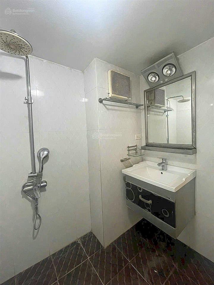 Cho thuê căn hộ khu 7,2ha vĩnh phúc ba đình dt 80m, 2 ngủ, 1 vs full nội thất giá 10,5 triệu/tháng