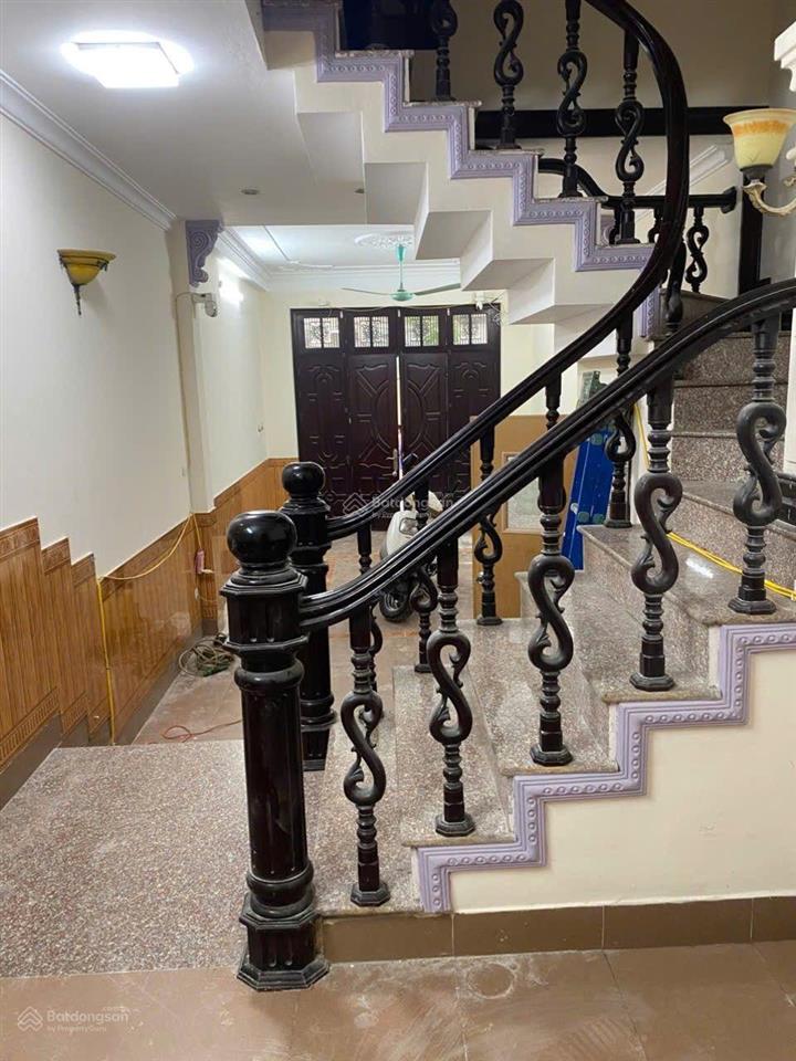 Cho thuê nhà 6 tầng ngõ 118 nguyễn khánh toàn, cầu giấy, ôtô tránh, kinh doanh dt 55m2, giá 23tr