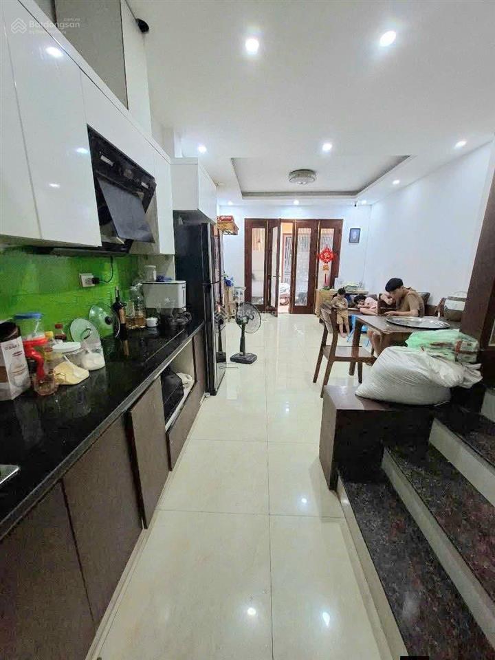 Chính chủ cần bán gấp căn nhà xuân đỉnh dt 35m2x5 tầng, mt 4.2m chỉ 7.6 tỷ 20m ra mặt phố ô tô kd