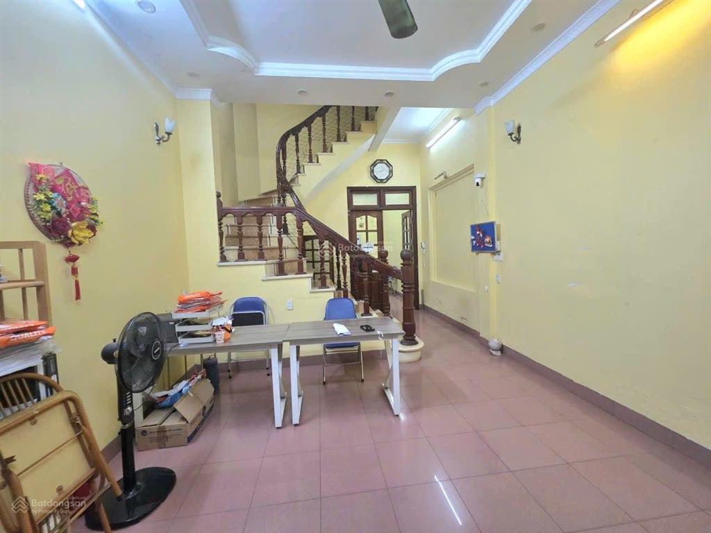 Chính chủ cho thuê nhà 5 tầng ngõ 36 đào tấn, ba đình giá 15.5 triệu, dt 60m, 6 ngủ, cách ôtô 10m