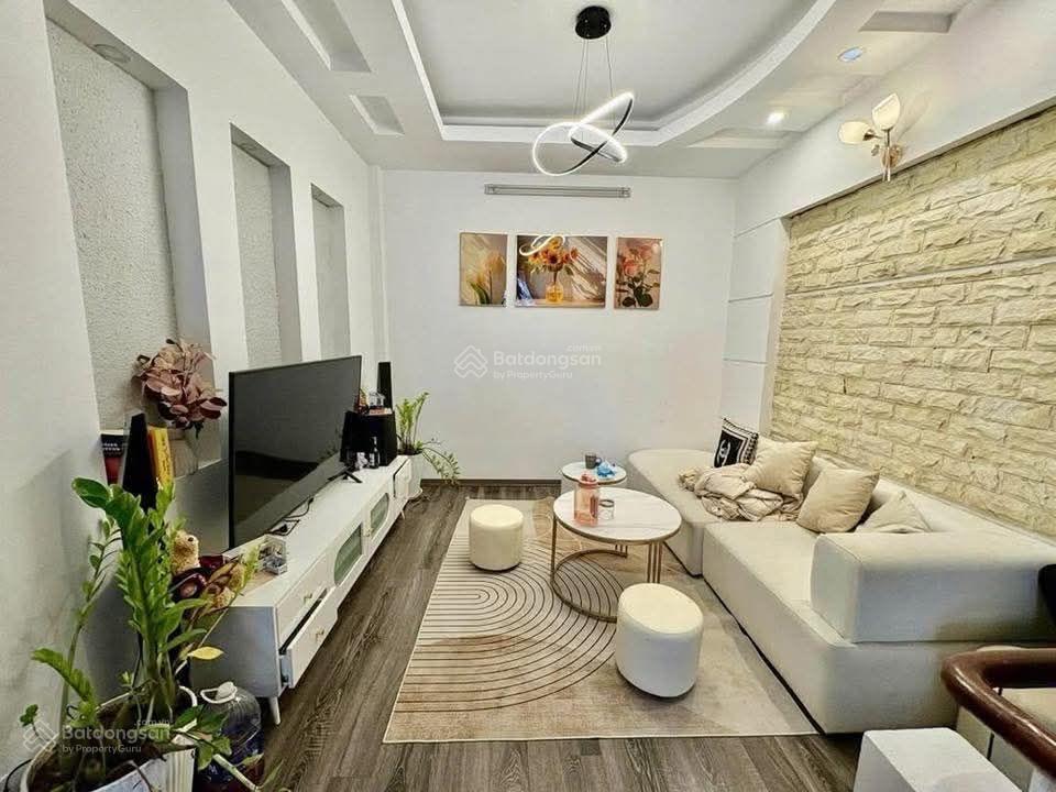 Chính chủ bán nhà ngõ 3 nguyễn khánh toàn, cầu giấy. dt sổ đỏ 37m, 5 tầng, mt 3,5m, giá 10.5 tỷ.