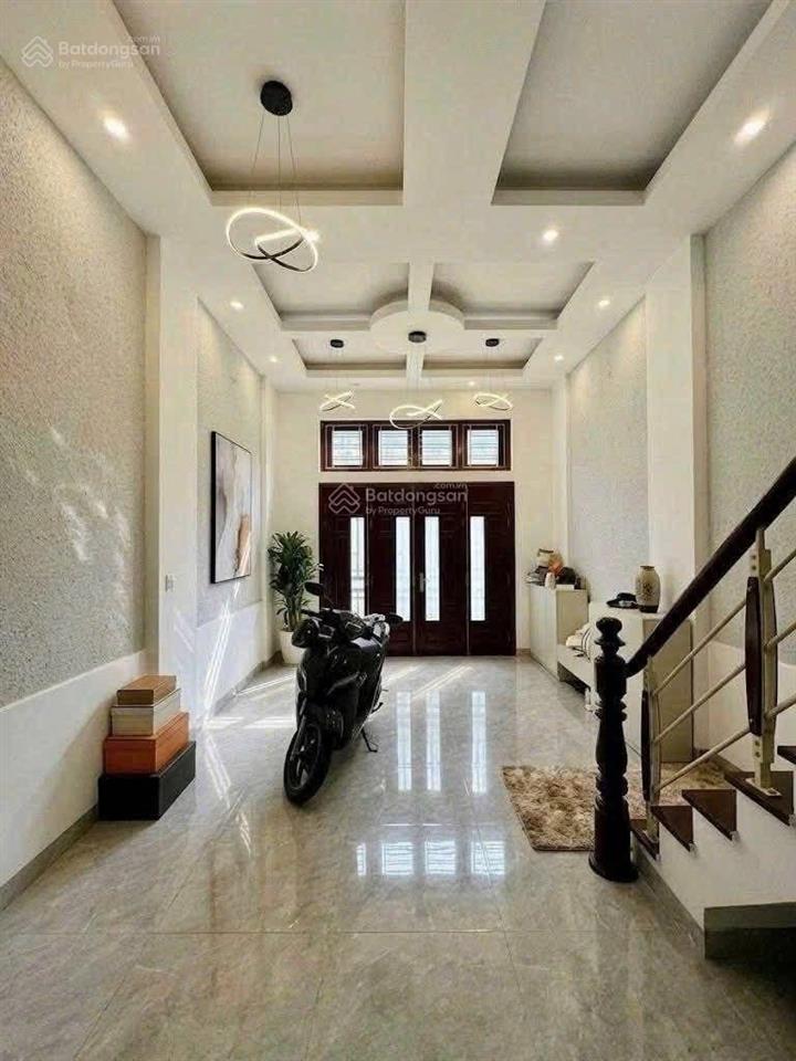 Chính chủ bán nhà ngõ 3 nguyễn khánh toàn, cầu giấy. dt sổ đỏ 37m, 5 tầng, mt 3,5m, giá 10.5 tỷ.