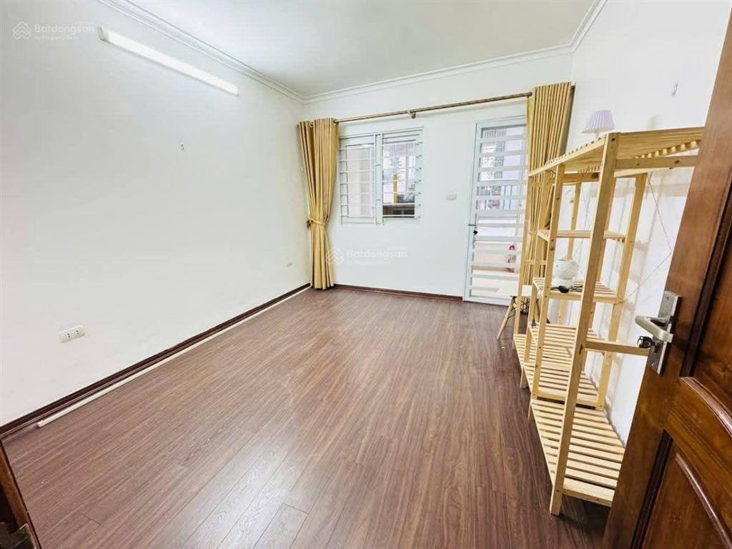 Chính chủ cần bán gấp căn nhà ngõ 68 cầu giấy dt 35m2x5t, mt 3.8m giá 11.5tỷ 10m ra ngõ thông ôtô