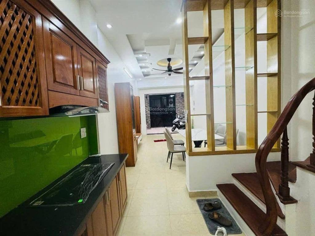 Chính chủ cần bán gấp căn nhà ngõ 68 cầu giấy dt 35m2x5t, mt 3.8m giá 11.5tỷ 10m ra ngõ thông ôtô