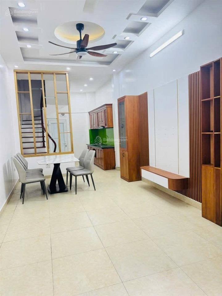 Chính chủ cần bán gấp căn nhà ngõ 68 cầu giấy dt 35m2x5t, mt 3.8m giá 11.5tỷ 10m ra ngõ thông ôtô