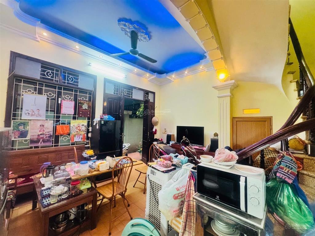 Bán nhà cạnh hồ,ô tô cách 10m, mặt tiền 5,5m. ngõ 144 quan nhân,thanh xuân. 36m2  5 tầng .10,35 tỷ