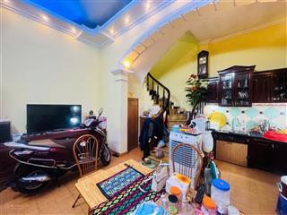 Bán nhà cạnh hồ,ô tô cách 10m, mặt tiền 5,5m. ngõ 144 quan nhân,thanh xuân. 36m2  5 tầng .10,35 tỷ