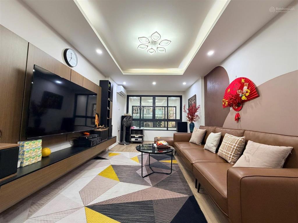 Bán nhà ngõ ô tô, thang máy gần hồ,cách phố 15m. nguyễn lân, thanh xuân. 45m2 6 tầng .15,38 tỷ