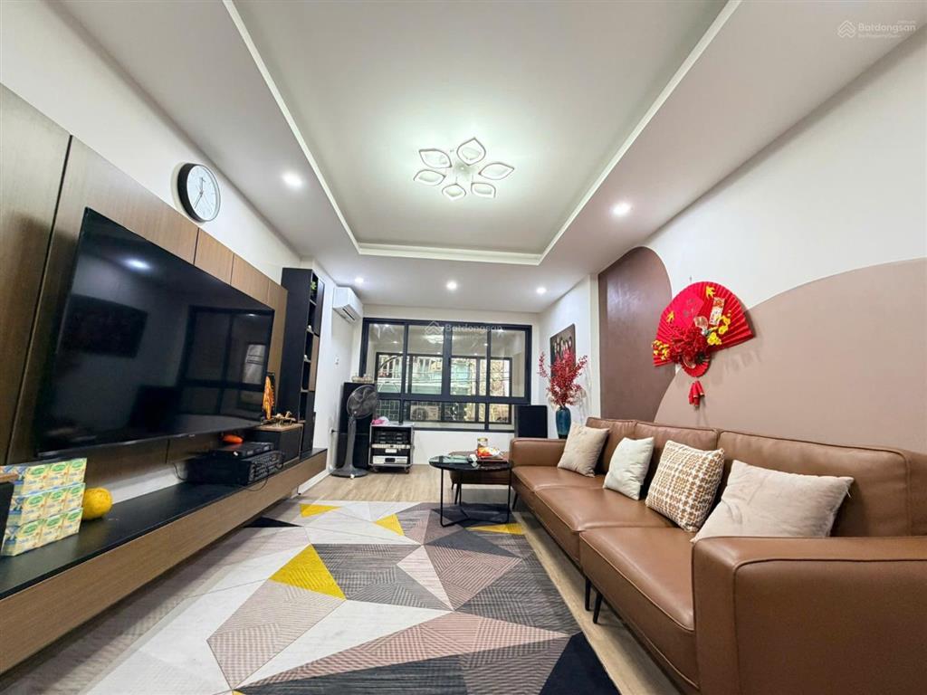 Bán nhà ngõ ô tô, thang máy gần hồ,cách phố 15m. nguyễn lân, thanh xuân. 45m2 6 tầng .15,38 tỷ