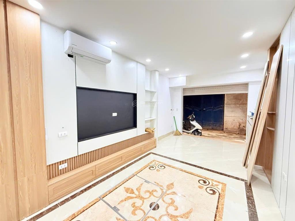 Bán nhà mới thang máy ngõ thông ô tô cách 10m. quan nhân, thanh xuân. 42m2  6 tầng .12,68 tỷ