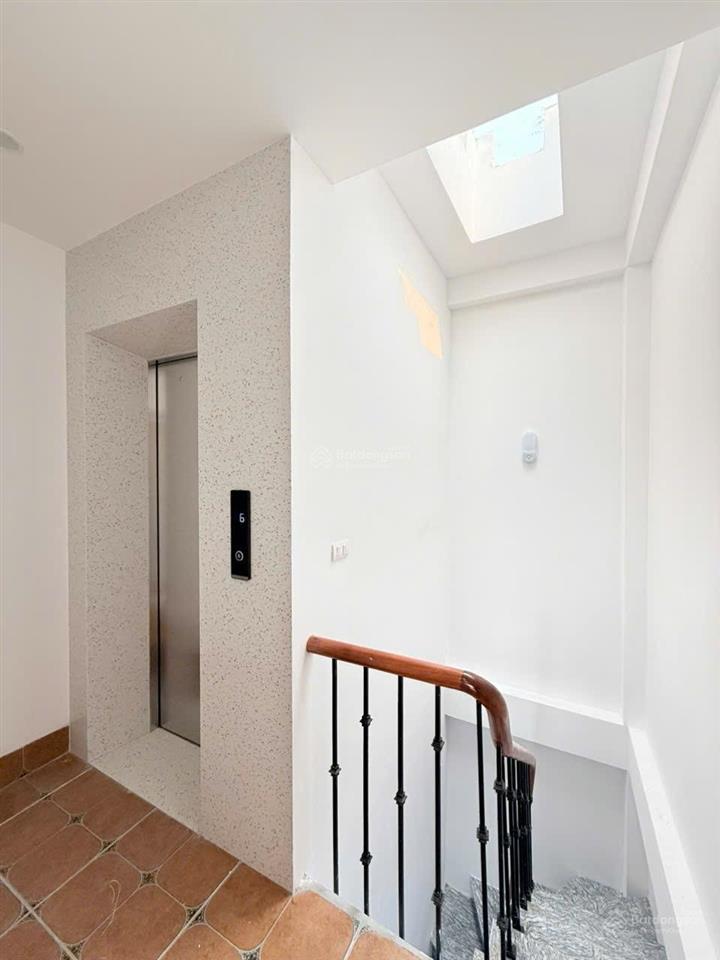 Bán nhà mới thang máy ngõ thông ô tô cách 10m. quan nhân, thanh xuân. 42m2  6 tầng .12,68 tỷ