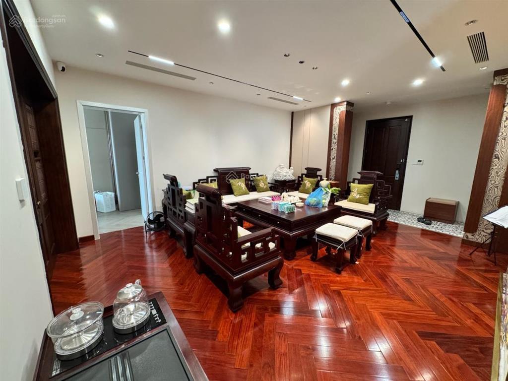 Bán chung cư cao cấp  căn góc , tòa 17t1 hoàng đạo thúy, cầu giấy. 160m  4pn. 14,5 tỷ