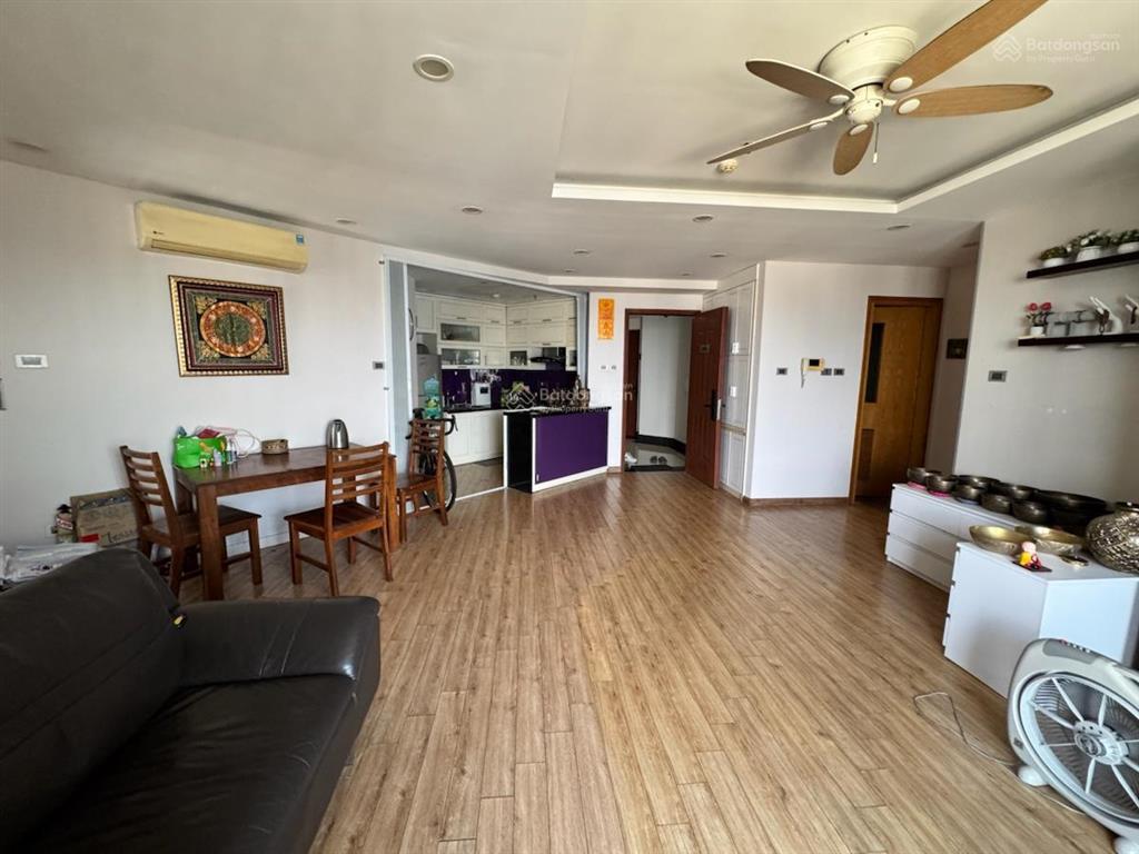 Bán chung cư căn góc, tầng đẹp  udic complex n04, hoàng đạo thúy, cầu giấy. 101m  3pn. 10,88 tỷ