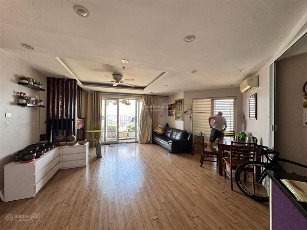 Bán chung cư căn góc, tầng đẹp  udic complex n04, hoàng đạo thúy, cầu giấy. 101m  3pn. 10,88 tỷ
