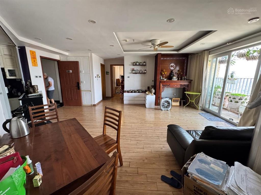 Bán chung cư căn góc, tầng đẹp  udic complex n04, hoàng đạo thúy, cầu giấy. 101m  3pn. 10,88 tỷ