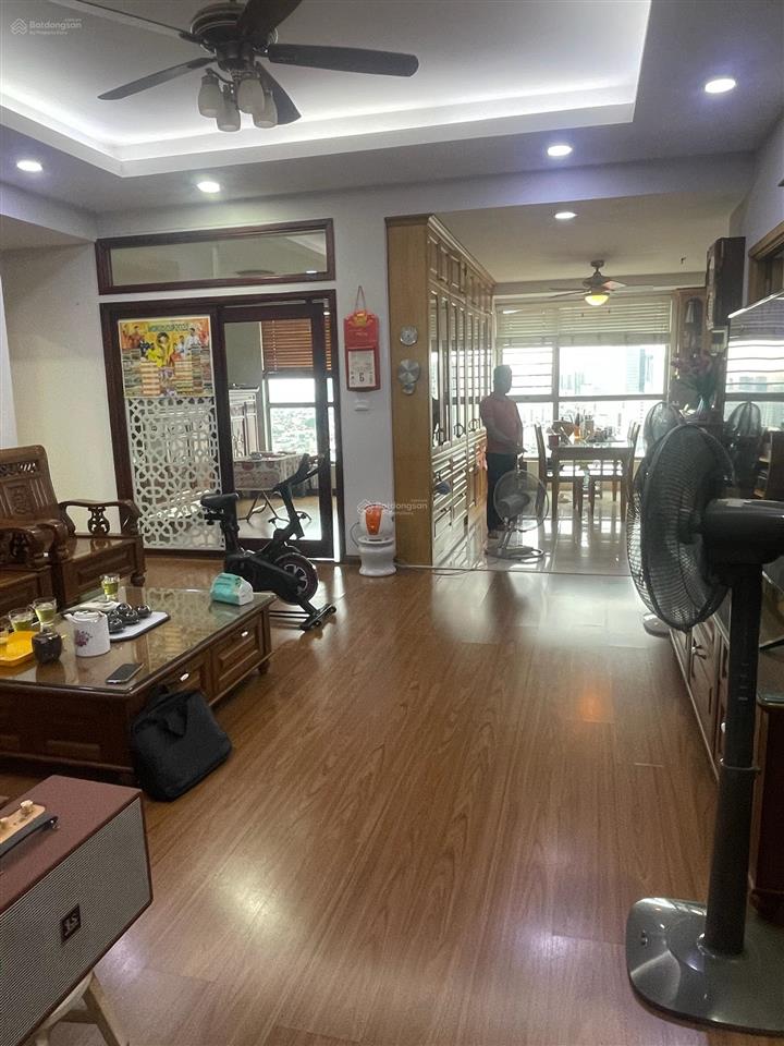 Bán chung cư căn góc star tower (tháp ngôi sao) dương đình nghệ, cầu giấy. 165m2  4pn. 14,98 tỷ