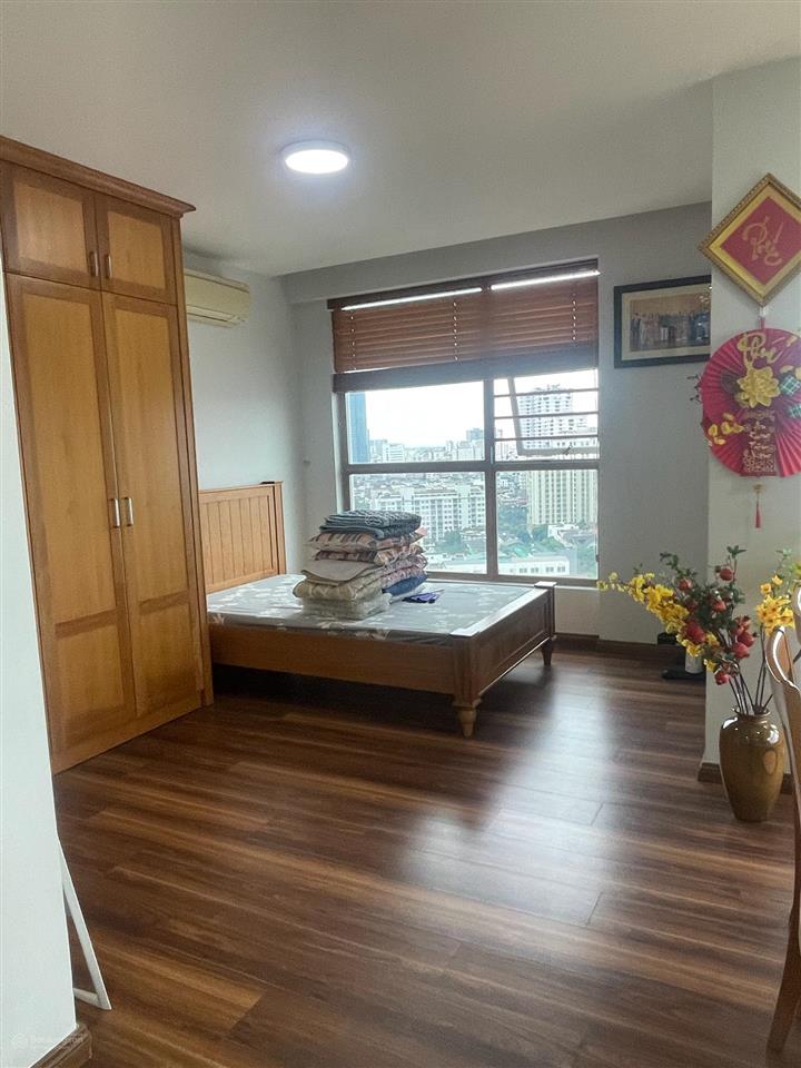 Bán chung cư căn góc star tower (tháp ngôi sao) dương đình nghệ, cầu giấy. 165m2  4pn. 14,98 tỷ