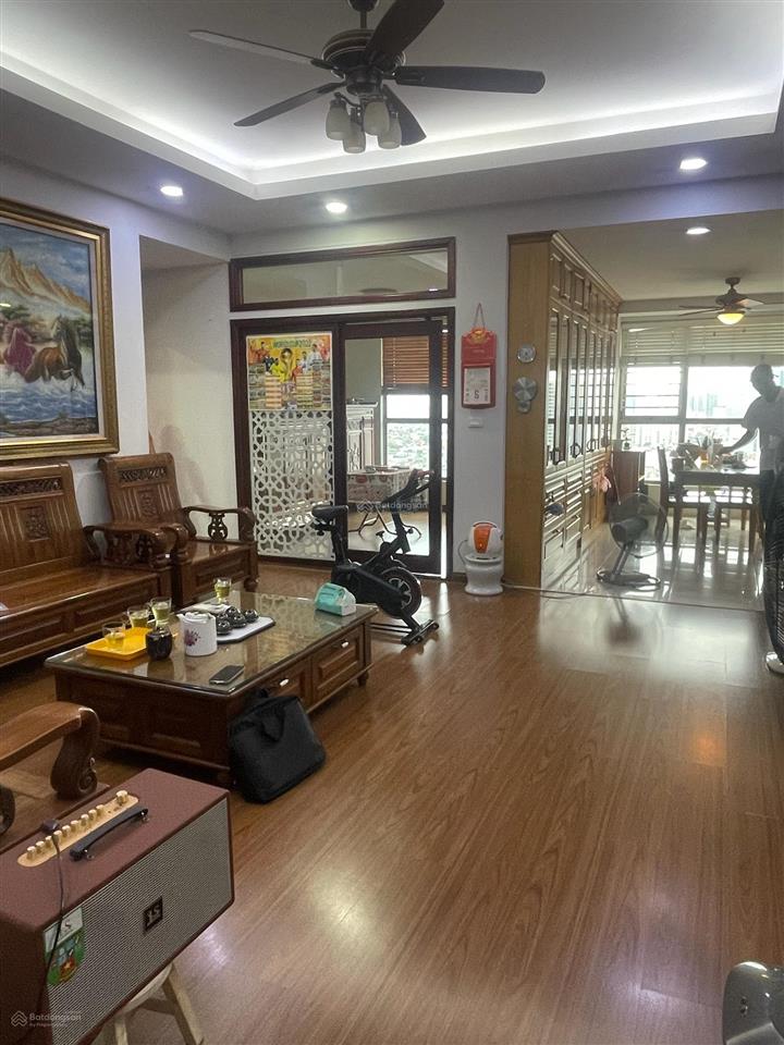 Bán chung cư căn góc star tower (tháp ngôi sao) dương đình nghệ, cầu giấy. 165m2  4pn. 14,98 tỷ