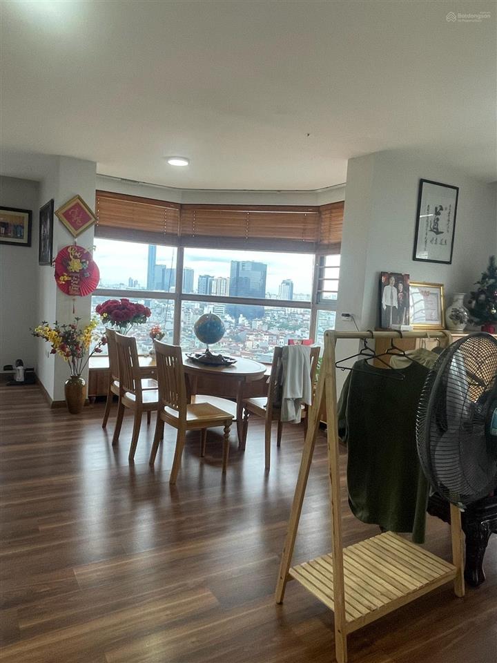 Bán chung cư căn góc star tower (tháp ngôi sao) dương đình nghệ, cầu giấy. 165m2  4pn. 14,98 tỷ