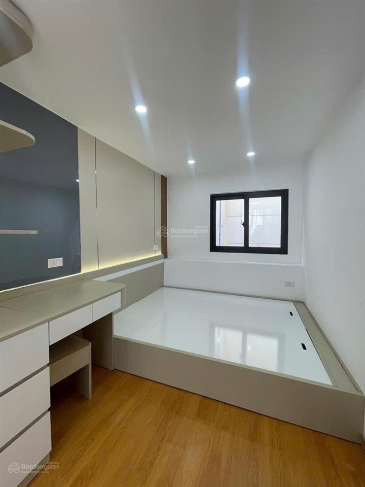 Bán căn hộ tập thể tầng 2  full nội thất, phố phùng hưng, hoàn kiếm. 86m2  2pn. 5,58 tỷ.