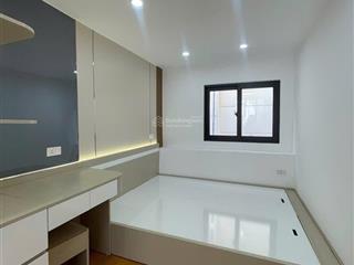 Bán căn hộ tập thể tầng 2  full nội thất, phố phùng hưng, hoàn kiếm. 86m2  2pn. 5,58 tỷ.