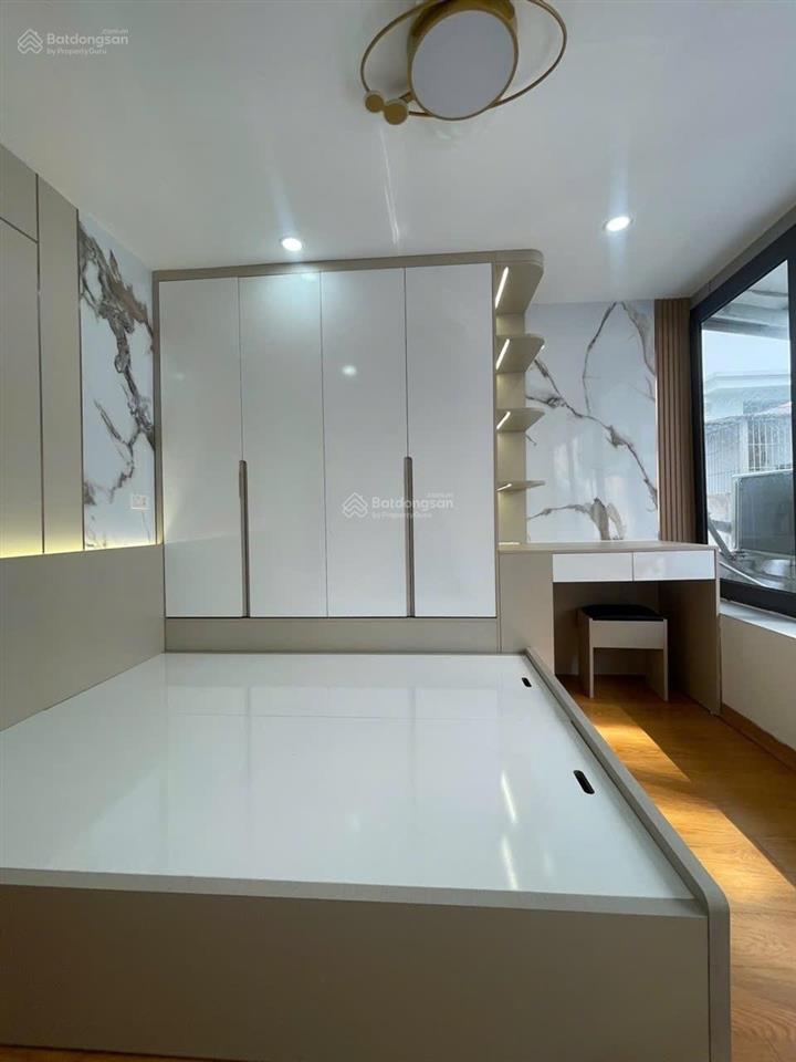 Bán căn hộ tập thể tầng 2  full nội thất, phố phùng hưng, hoàn kiếm. 86m2  2pn. 5,58 tỷ.