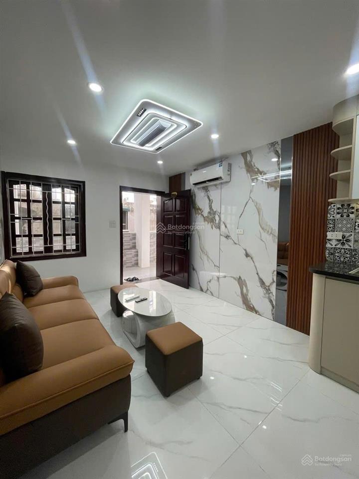 Bán căn hộ tập thể tầng 2  full nội thất, phố phùng hưng, hoàn kiếm. 86m2  2pn. 5,58 tỷ.