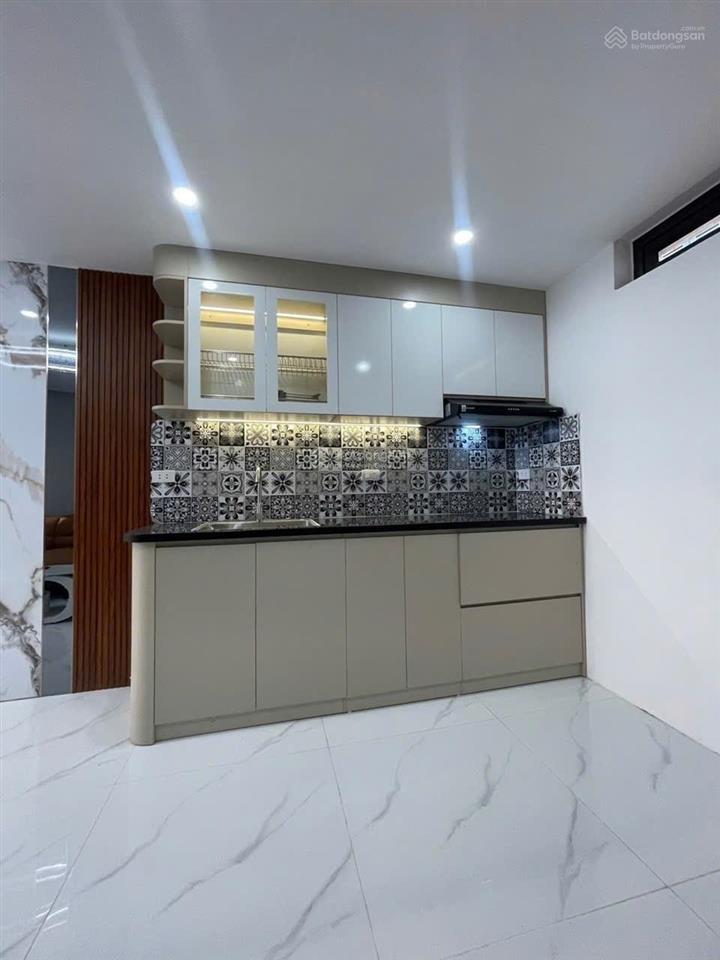 Bán căn hộ tập thể tầng 2  full nội thất, phố phùng hưng, hoàn kiếm. 86m2  2pn. 5,58 tỷ.