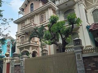 Bán gấp nhà mặt phố mai anh tuấn, view hồ hoàng cầu, 230m2 mt12m, giá 119 tỷ