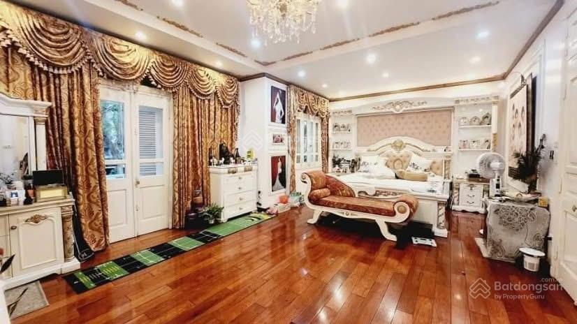 Bán biệt thự mặt phố thọ tháp, kđtm dịch vọng, 190m2 4t mt14m, giá 85.5 tỷ, vỉa hè, 3 mặt thoáng