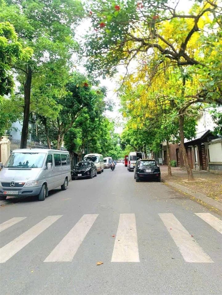 Bán toà văn phòng mặt phố thọ tháp, 2 mặt tiền, 215m2 7 tầng thang máy, giá 144.5 tỷ