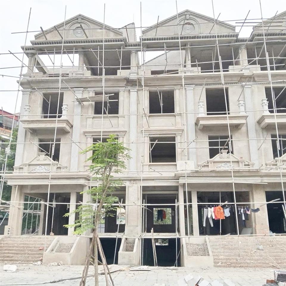 Bán biệt thự lk kđt thành phố giao lưu, đường đôi 20m, 120m2 5t mt7.5m, giá 49.8 tỷ