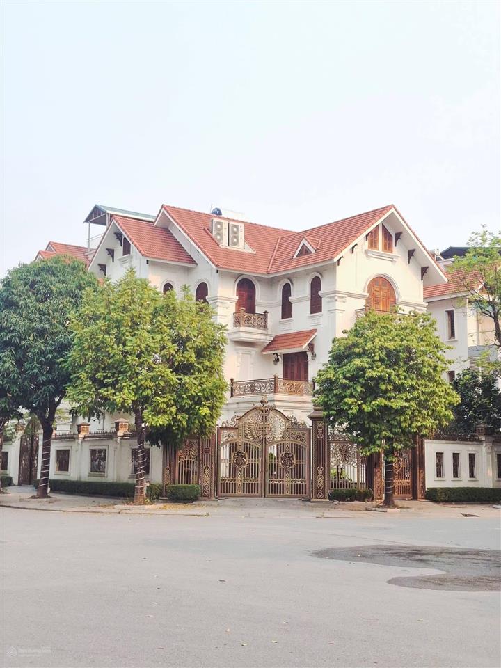 Bán biệt thự kđt dịch vọng  hoàng quán chi, 310m2 5 tầng, mt 15m, có hầm, thang máy, giá 91,5 tỷ