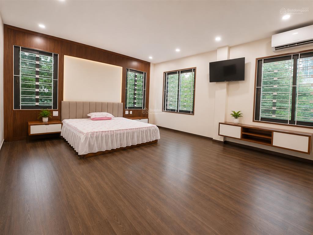 Bán biệt thự sân vườn văn cao  ba đình, 170m² 4 tầng, giá 45 tỷ, an ninh 24/7