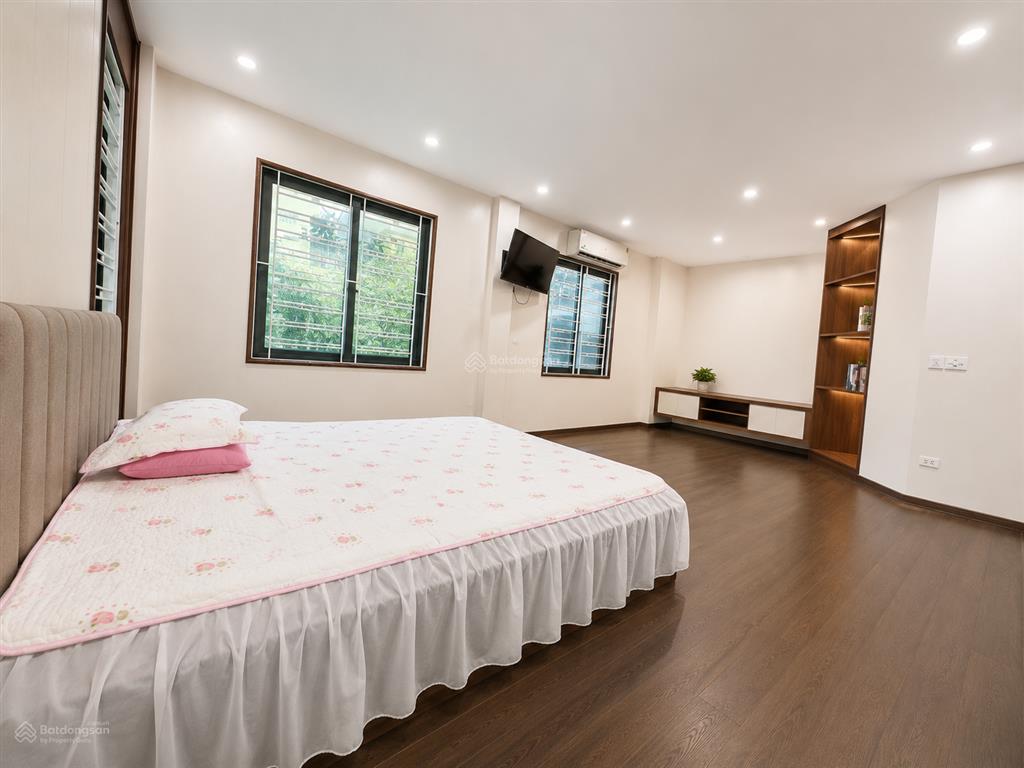 Bán biệt thự sân vườn văn cao  ba đình, 170m² 4 tầng, giá 45 tỷ, an ninh 24/7